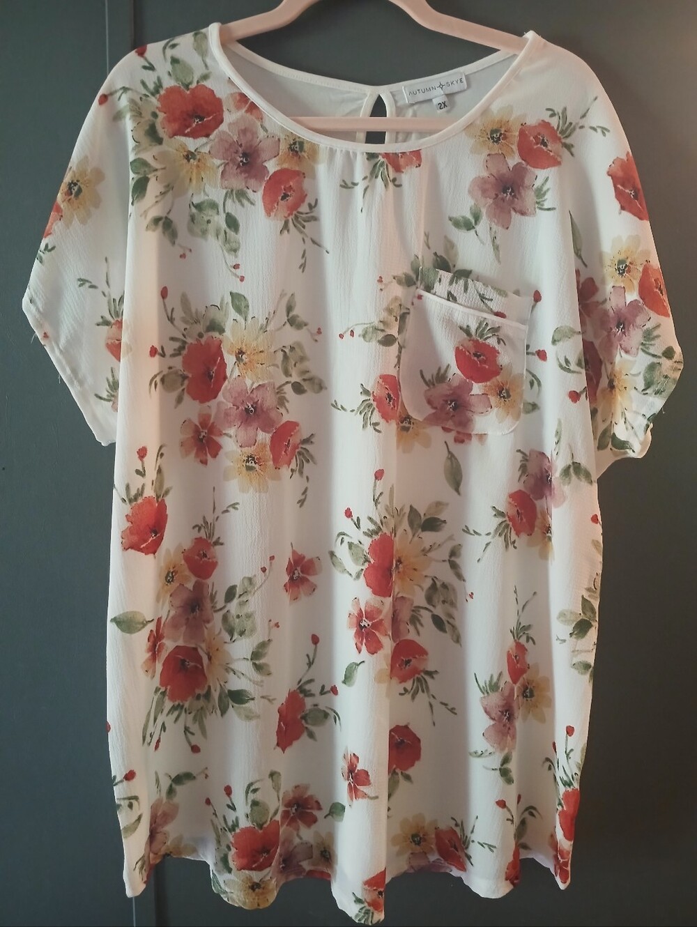 NWOT-Autumn Skye Short Sleeve, Floral, Textured Tunic Top, Size 2x